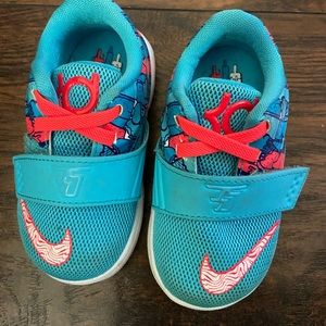 Well loved, Kevin Durant Nike shoes.